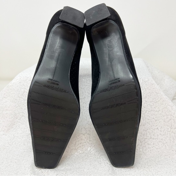 Stuart Weitzman Suede perforated kitten heel shoes size 9 women's - Picture 12 of 16